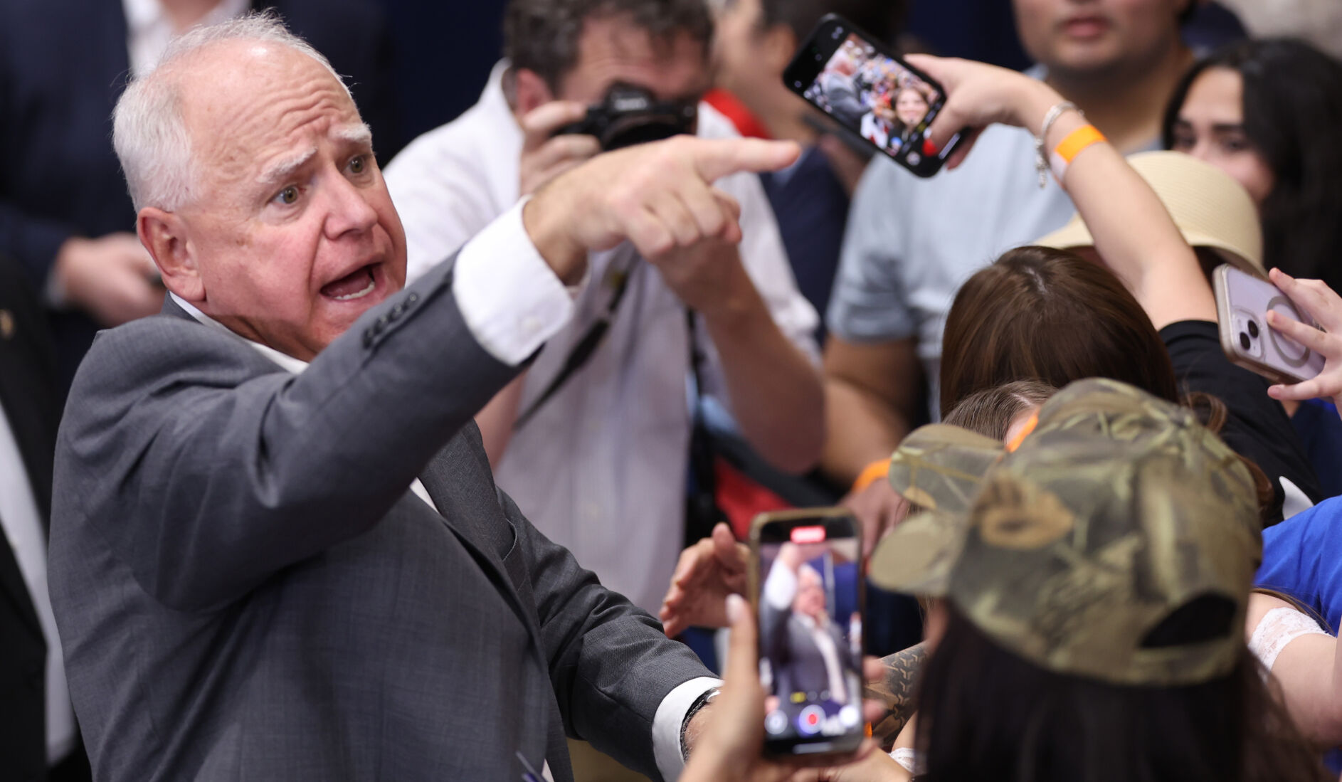 Vice-president candidate Tim Walz rallies in Tucson